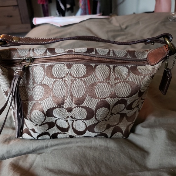 Coach Logo Baguette - Picture 3 of 6